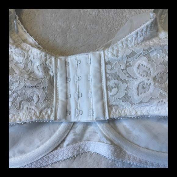 Bali Women’s White Lace Underwire Bra 38DD - Picture 6 of 12